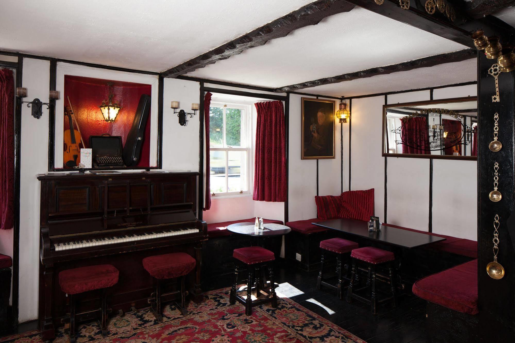 The Allan Ramsay Hotel Carlops Buitenkant foto